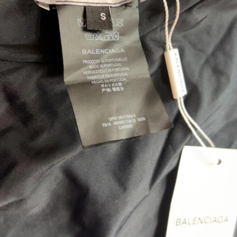 RARE Balenciaga Girls’ Yoga Set – Size S or Women’s XS – NWT Luxe Black 2-Piece - Picture 9 of 11